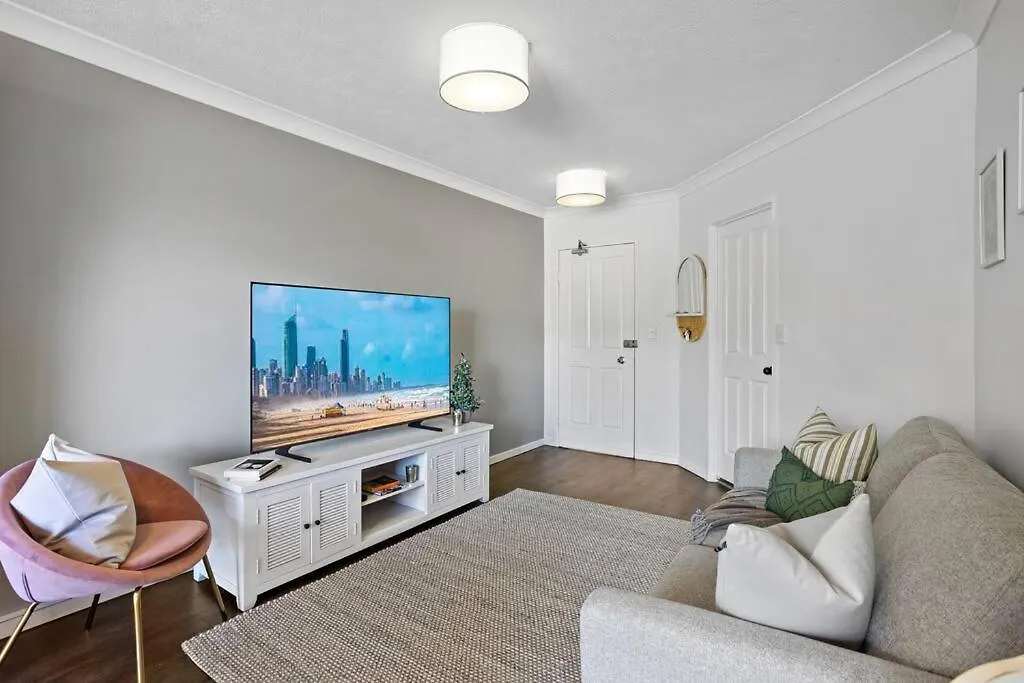 Coastal 1-Bed Apartment With Pool & Tennis Court Gold Coast