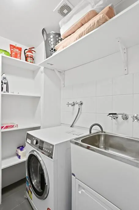 Coastal 1-Bed Apartment With Pool & Tennis Court Gold Coast