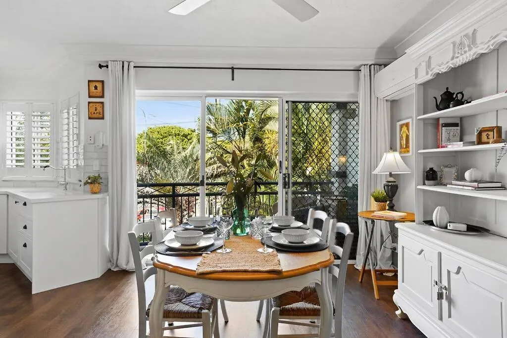 Coastal 1-Bed Apartment With Pool & Tennis Court Gold Coast